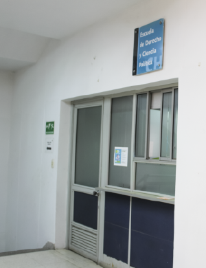 It is important for the School of Law and Political Science that you know the facilities that are at the service of students and the university community. Photo taken at the school, you can see the door of their office with their name written on the top.