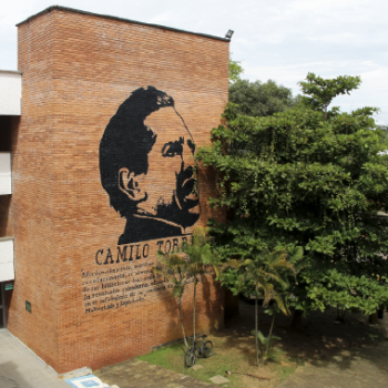 Foto tomada en la Facultad de Ciencias UIS, es un plano general del mural realizado en honor a Camilo Torres.