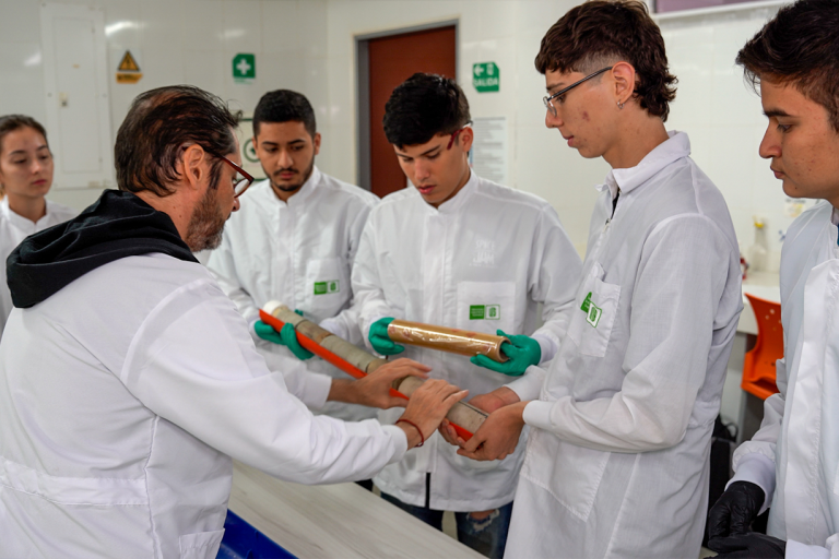 Instalaciones - Laboratorio Analisis Petrofisicos - 02