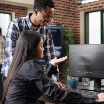 The School of Systems and Computer Engineering, UIS, presents to the educational community and the general public the research lines of its Advanced and Large Scale Computing (CAGE) group. Photo taken from stock images showing two people analyzing information on a computer screen.