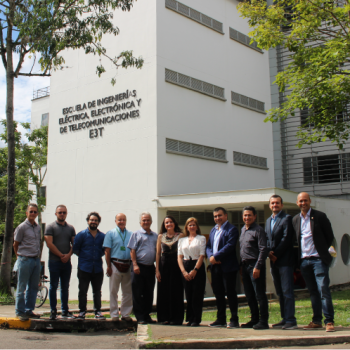The School of Electrical, Electronic and Telecommunications Engineering presents its research groups to the educational community and the general public. Photo taken at the School, general view of the professors who are members of the GISEL research group.